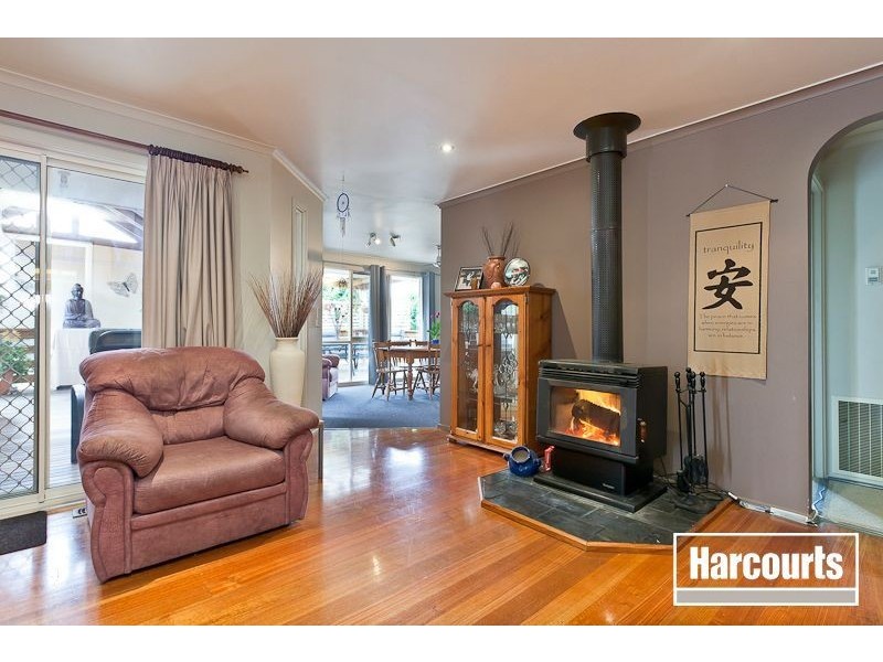 6 Kauri Court, Hampton Park VIC 3976