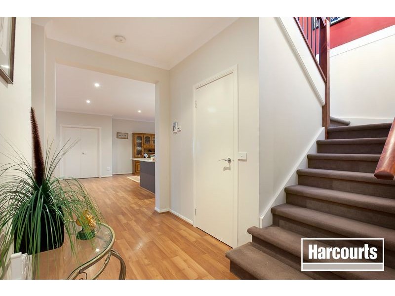 42 Clearwater Drive, Pakenham VIC 3810