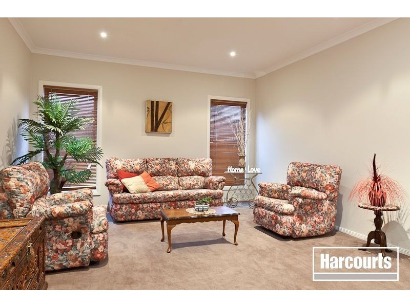 42 Clearwater Drive, Pakenham VIC 3810