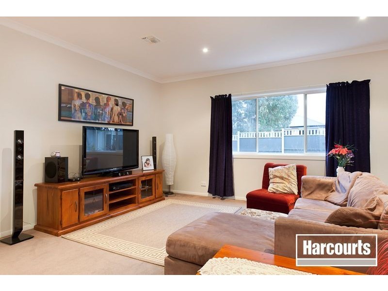 42 Clearwater Drive, Pakenham VIC 3810