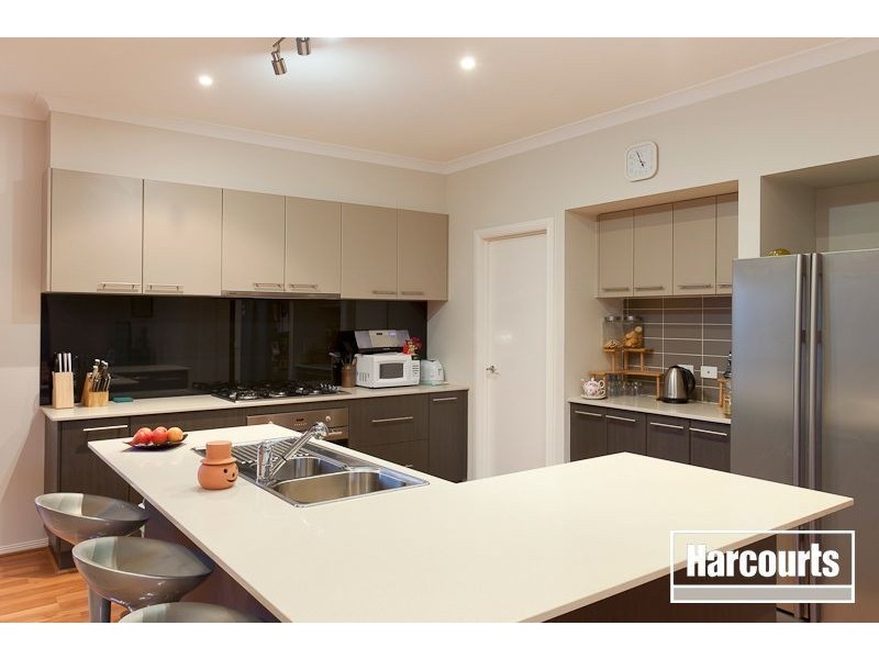 42 Clearwater Drive, Pakenham VIC 3810