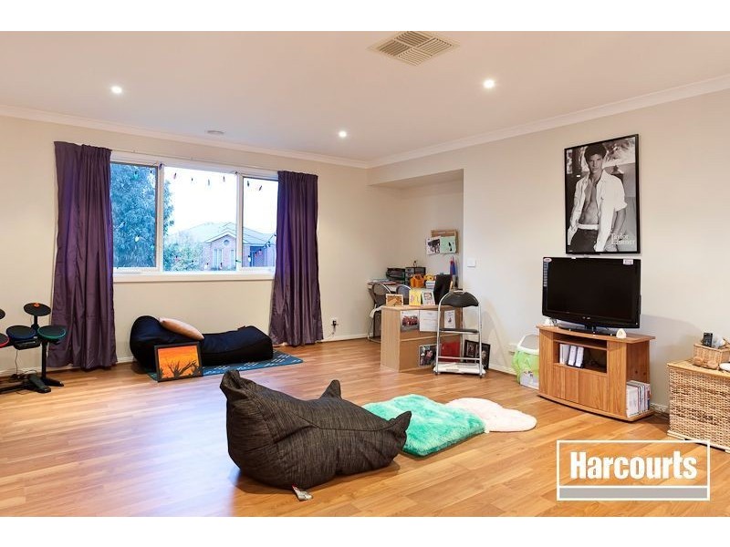 42 Clearwater Drive, Pakenham VIC 3810