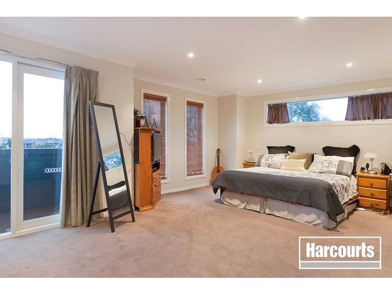 42 Clearwater Drive, Pakenham VIC 3810