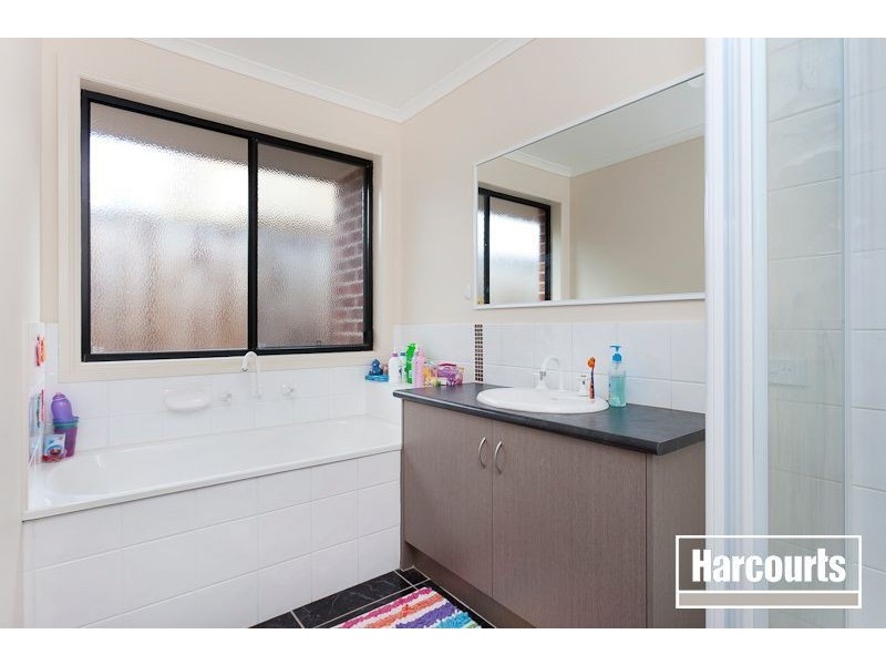 21 Tuscany Rise, Pakenham VIC 3810