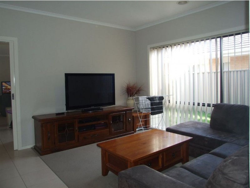 15 Sandpiper Close, Pakenham VIC 3810