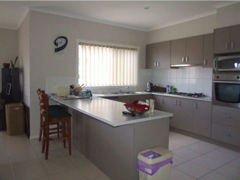 15 Sandpiper Close, Pakenham VIC 3810