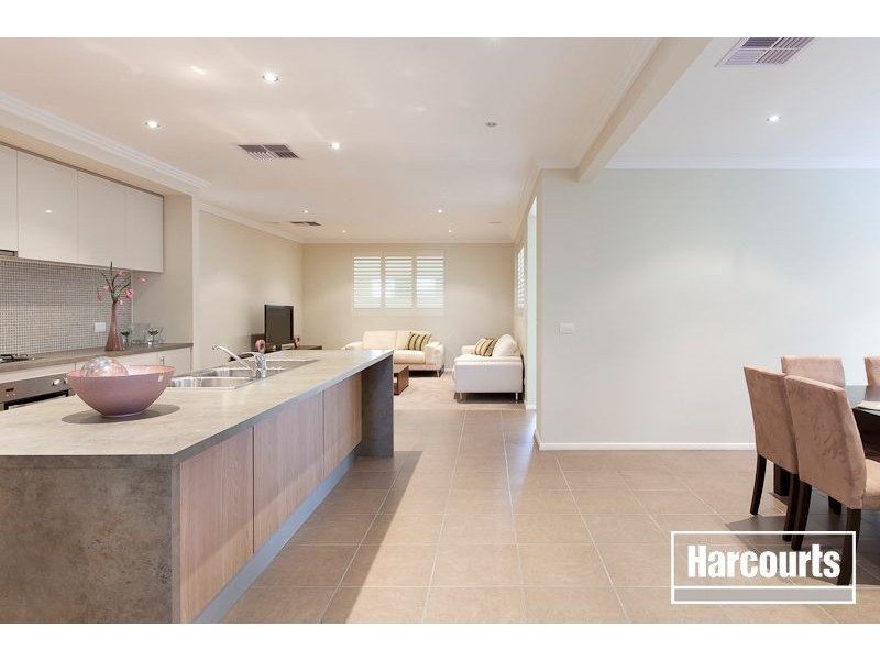 13 Bonneville Parade, Pakenham VIC 3810