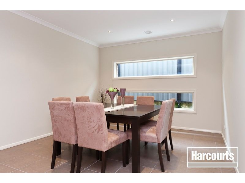 13 Bonneville Parade, Pakenham VIC 3810