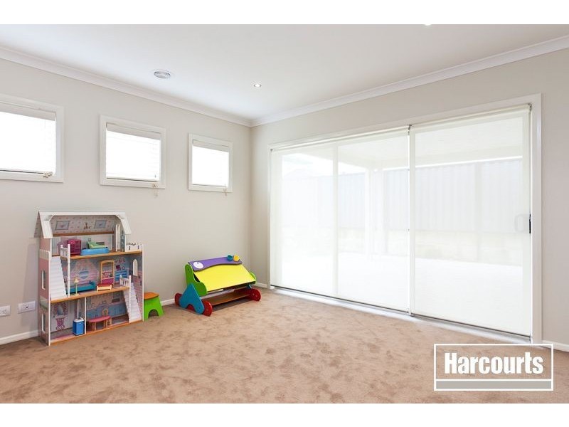 13 Bonneville Parade, Pakenham VIC 3810