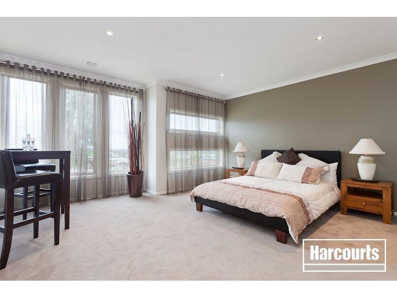 13 Bonneville Parade, Pakenham VIC 3810