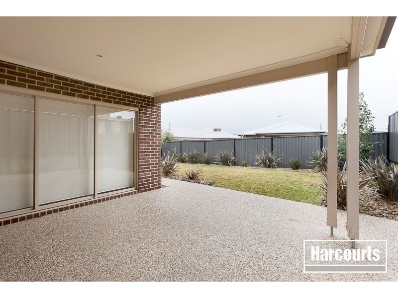 13 Bonneville Parade, Pakenham VIC 3810