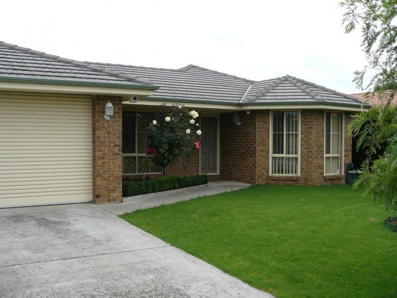 11 Naples Way, Pakenham VIC 3810