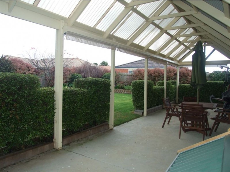 11 Naples Way, Pakenham VIC 3810