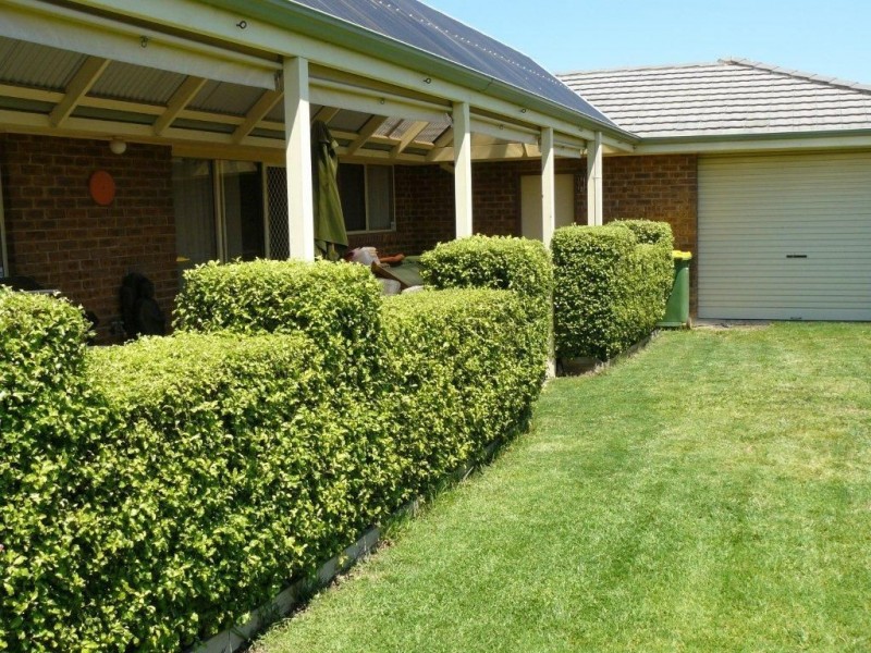 11 Naples Way, Pakenham VIC 3810
