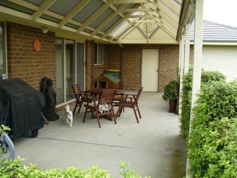 11 Naples Way, Pakenham VIC 3810