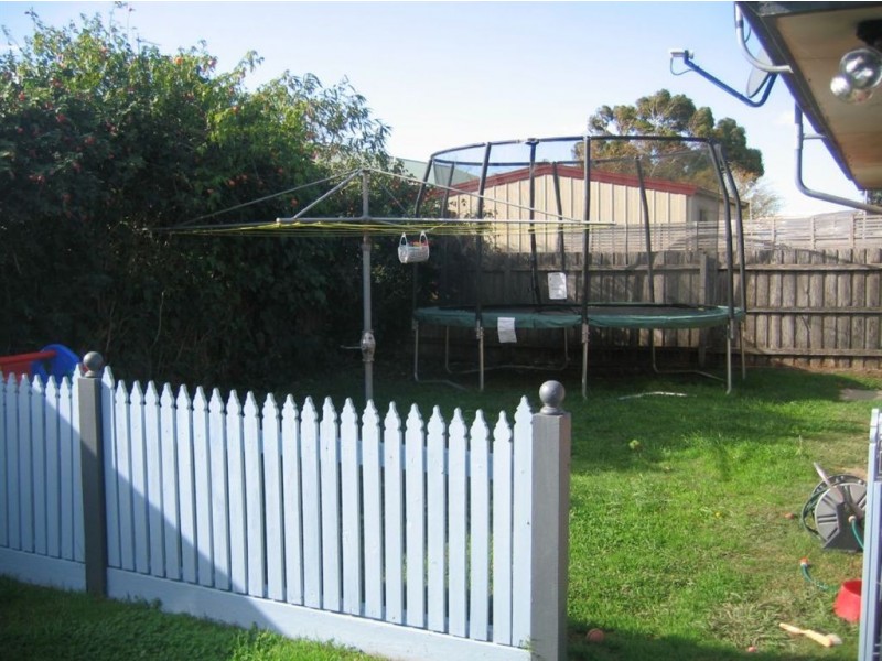 4 Broadbent Way, Pakenham VIC 3810