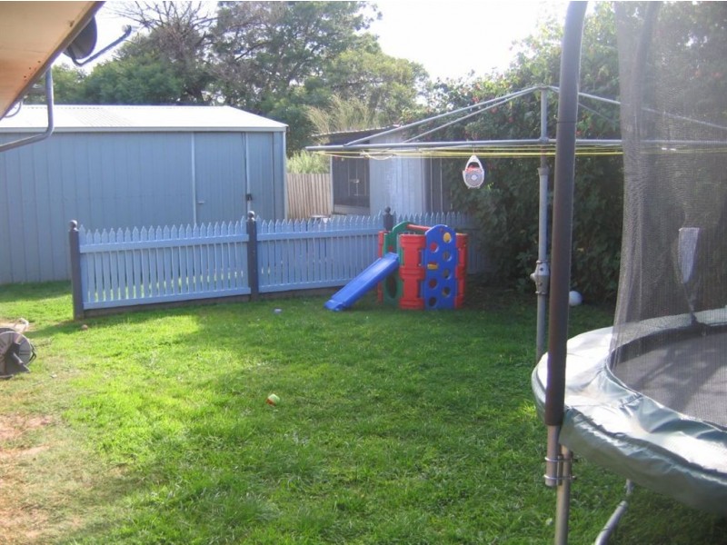 4 Broadbent Way, Pakenham VIC 3810