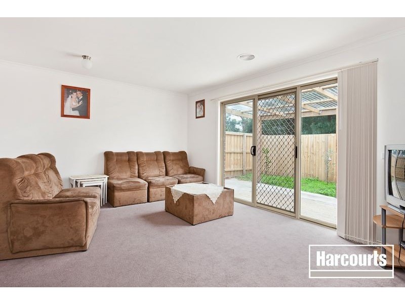 1/40 Army Road, Pakenham VIC 3810