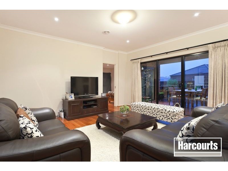 48 Banjo Paterson Drive, Pakenham VIC 3810