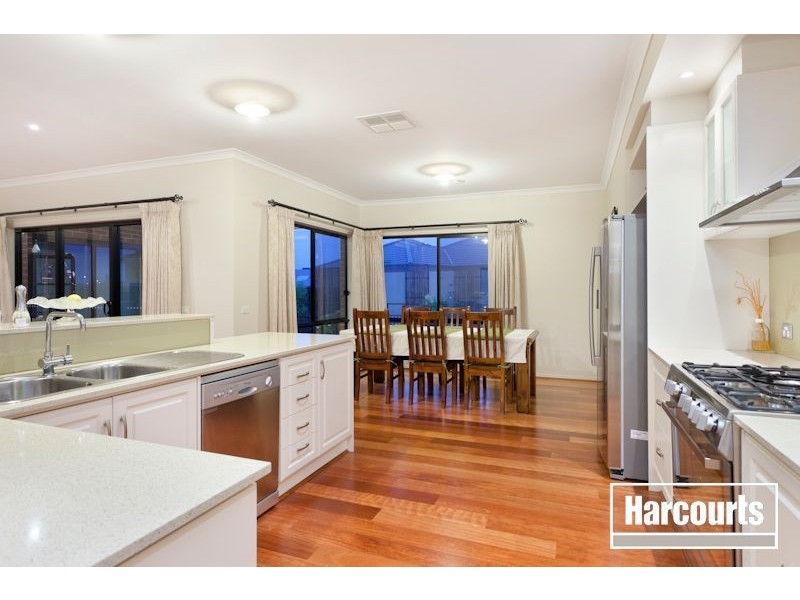 48 Banjo Paterson Drive, Pakenham VIC 3810