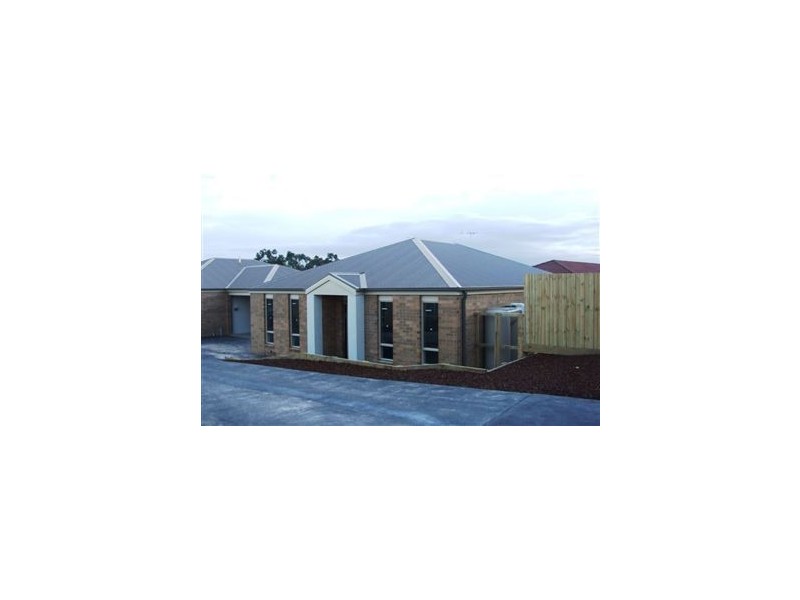 6/53 Ebony Drive, Pakenham VIC 3810