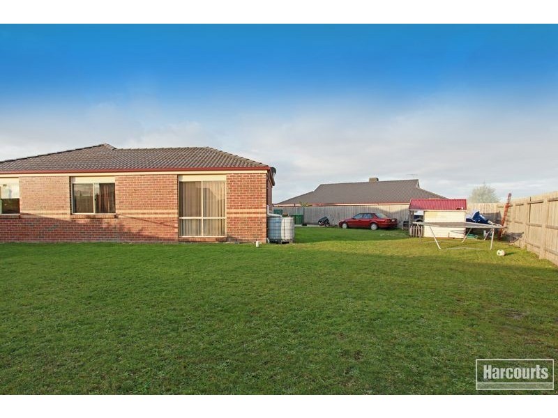 24 Camelia Way, Pakenham VIC 3810