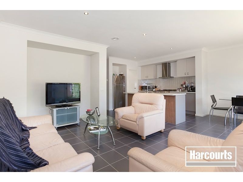 9 Egret Way, Pakenham VIC 3810