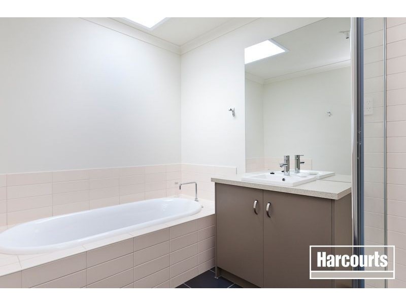 9 Egret Way, Pakenham VIC 3810