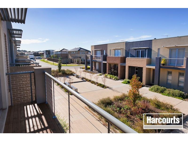 9 Egret Way, Pakenham VIC 3810