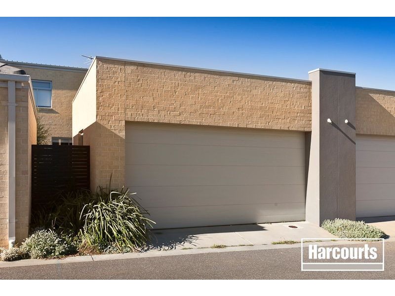 9 Egret Way, Pakenham VIC 3810