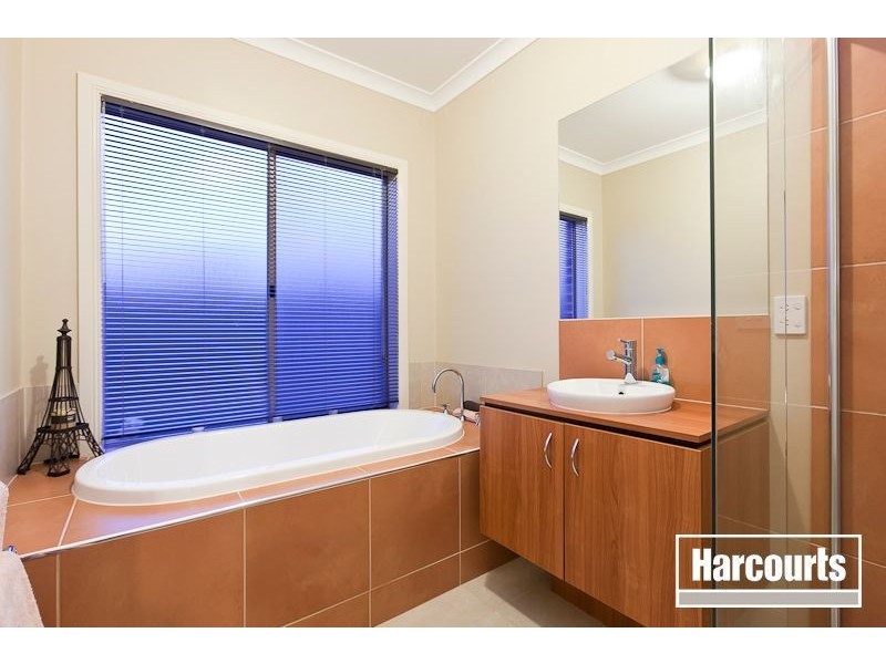 1 Prosperity Avenue, Cranbourne North VIC 3977