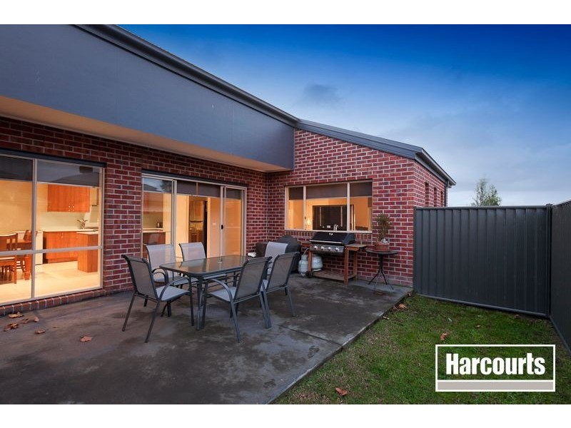 1 Prosperity Avenue, Cranbourne North VIC 3977