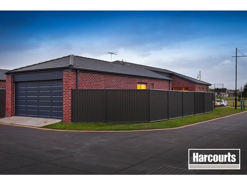 1 Prosperity Avenue, Cranbourne North VIC 3977