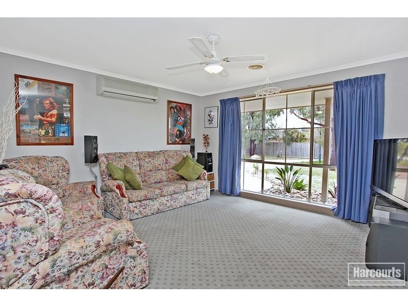 40 Thomas Place, Pakenham VIC 3810