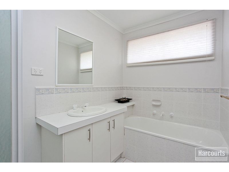 40 Thomas Place, Pakenham VIC 3810