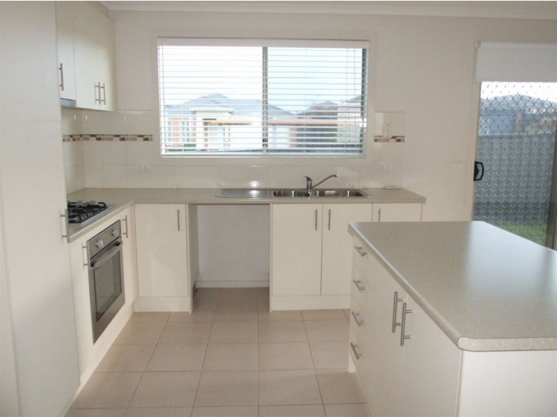 2 Volta Lane, Pakenham VIC 3810