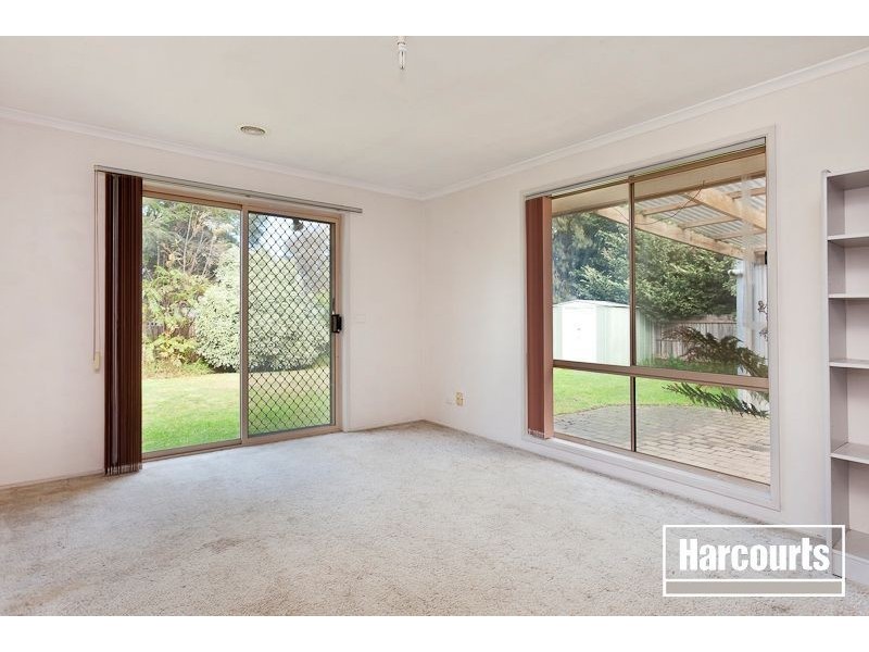 8 Sherriff Rise, Pakenham VIC 3810
