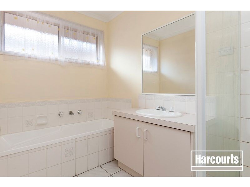 8 Sherriff Rise, Pakenham VIC 3810