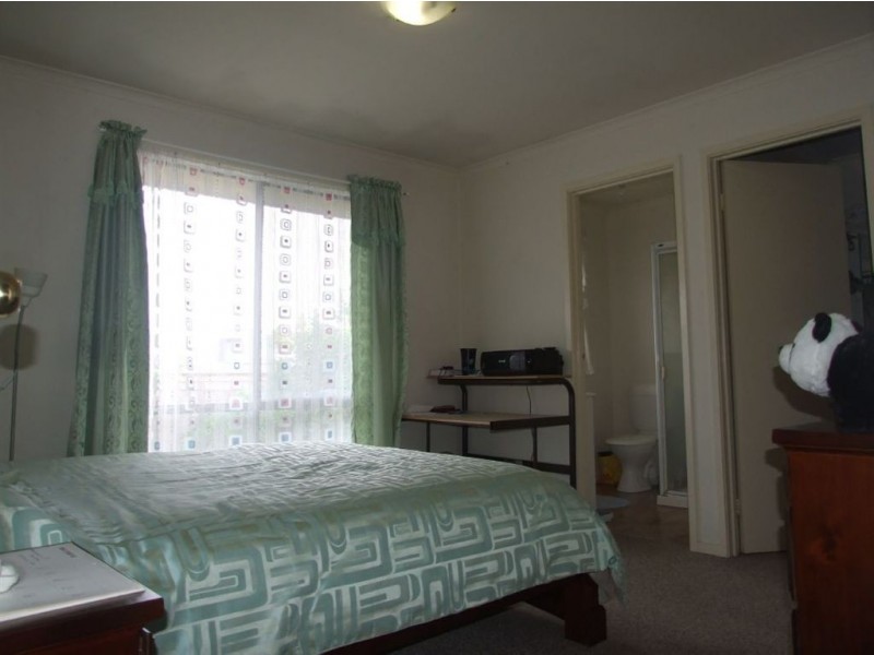 63 Eagle Drive, Pakenham VIC 3810