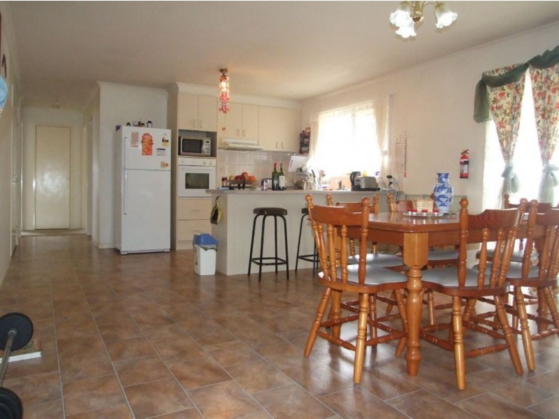 63 Eagle Drive, Pakenham VIC 3810