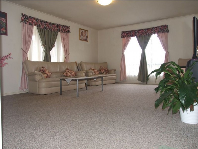 63 Eagle Drive, Pakenham VIC 3810