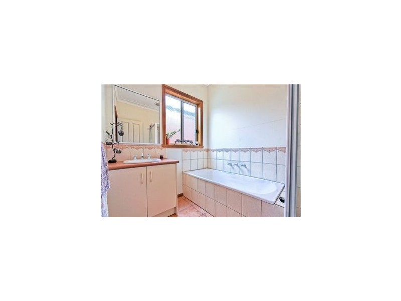 20 Hartland Cct, Pakenham VIC 3810