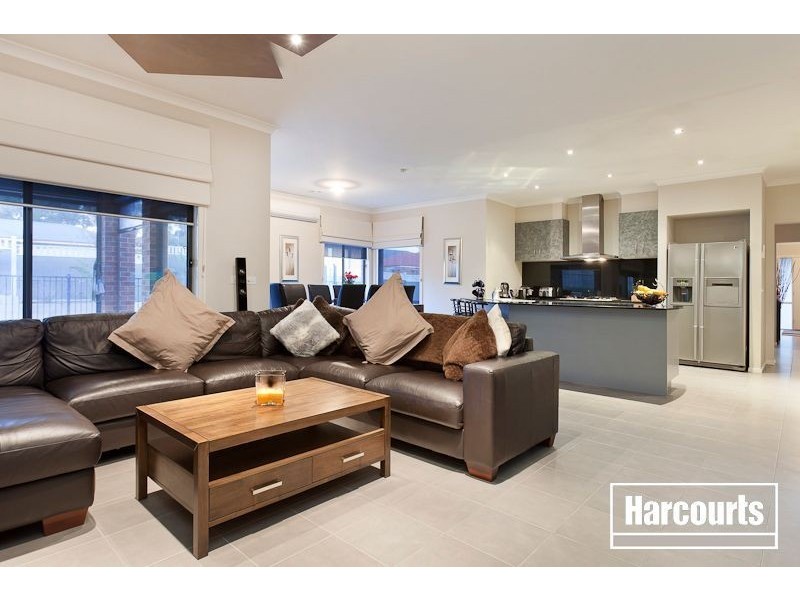 12 Macquarie Circuit, Pakenham VIC 3810