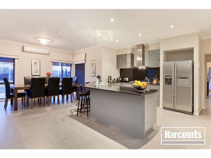 12 Macquarie Circuit, Pakenham VIC 3810