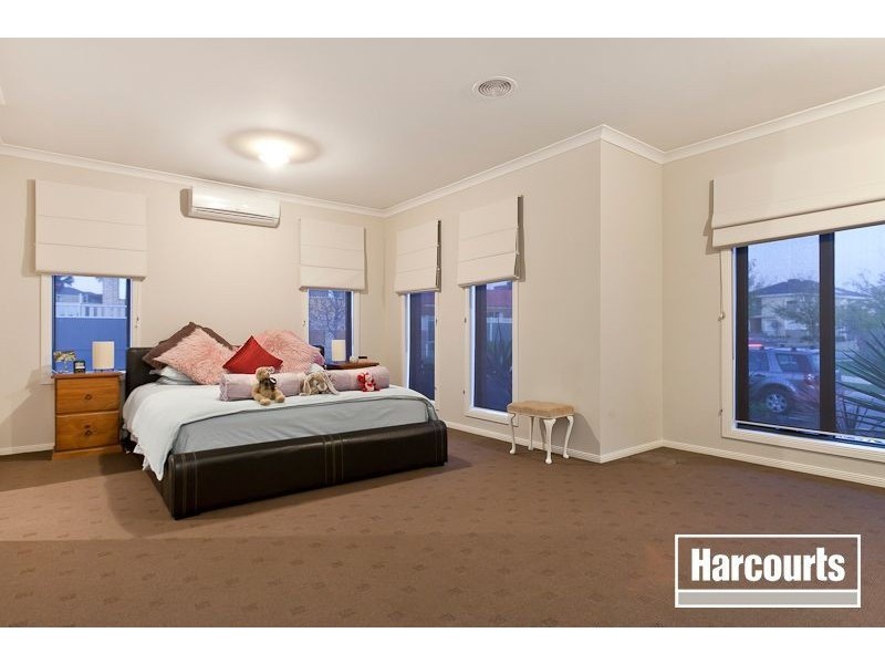 12 Macquarie Circuit, Pakenham VIC 3810