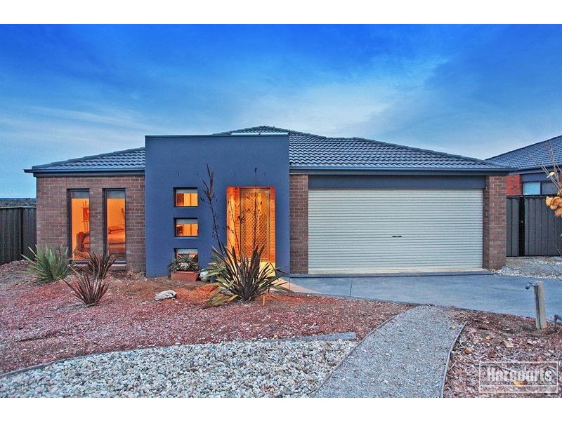 40 Caspian Chase, Pakenham VIC 3810