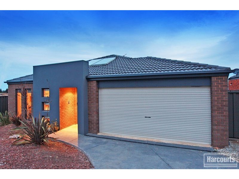 40 Caspian Chase, Pakenham VIC 3810