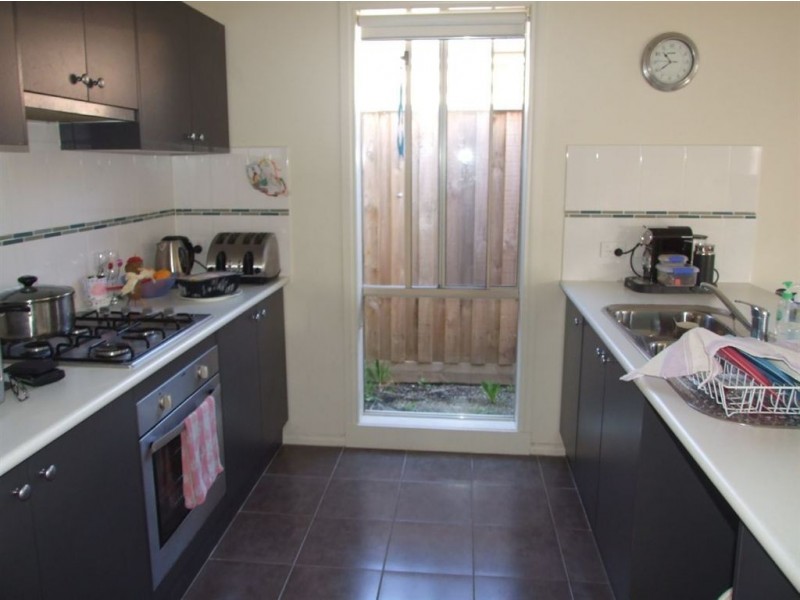 24 Kosta Boda Boulevard, Pakenham VIC 3810