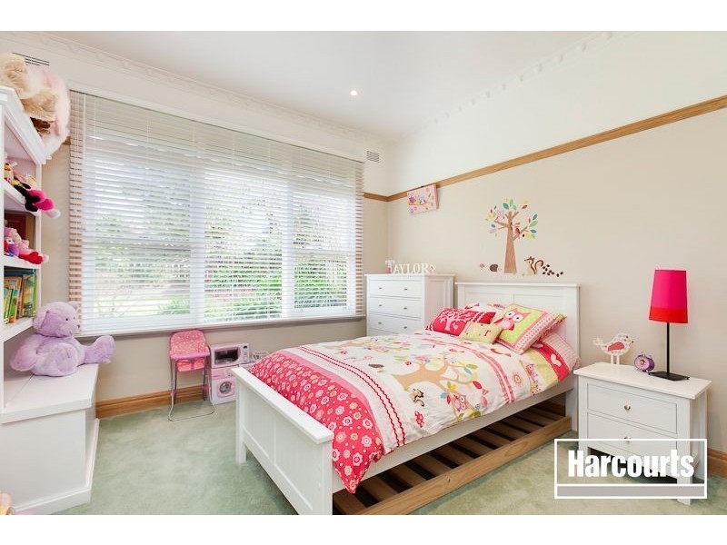 34 Ahern Road, Pakenham VIC 3810