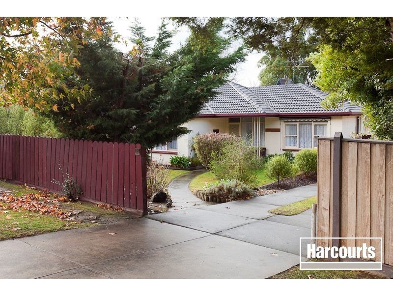 34 Ahern Road, Pakenham VIC 3810